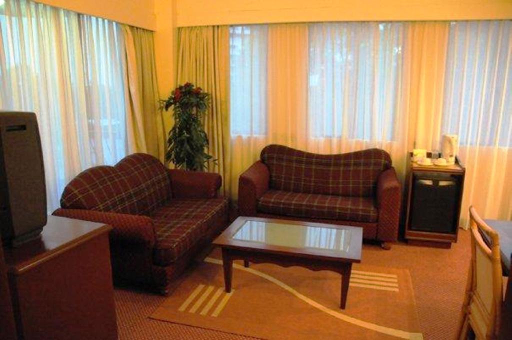 Casuarina Hotel Kota Kinabalu Bagian luar foto