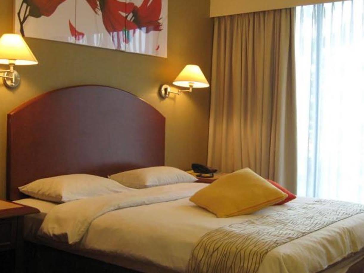 Casuarina Hotel Kota Kinabalu Bagian luar foto